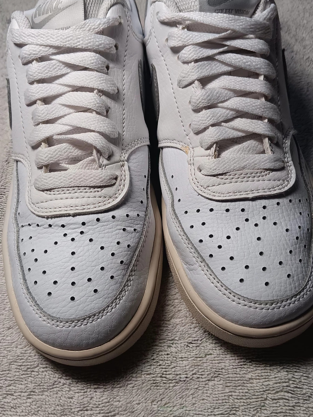 Nike Men's White Leather Low-Top Sneakers